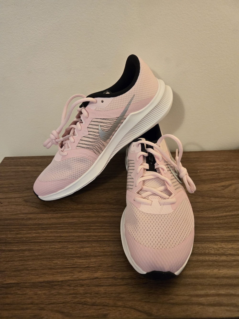 Nike Women's Light Pink and Black Running Sneakers - SIZE 6